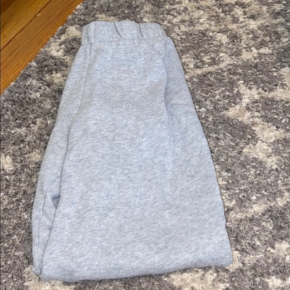 Brandy Melville Pants - grey sweatpants